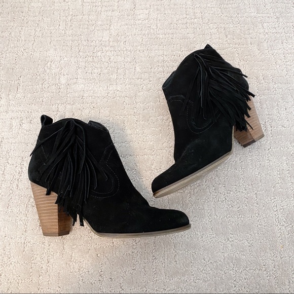 STEVE MADDEN Ponncho Fringe Booties - Picture 1 of 8
